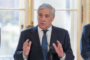 Ucraina, Tajani “Serve compromesso con assenso Kiev e coinvolgimento Ue”