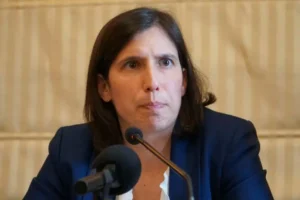Schlein “Quando saremo al governo salario minimo e sconti in bolletta”