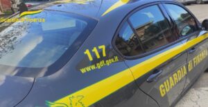 ‘Ndrangheta, detenuti comunicavano con telefonino. 10 arresti in Calabria