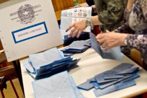Trento rimane al centrosinistra, ballottaggio a Bolzano