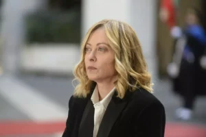 Meloni a Leone XIV “Il mondo ha disperato bisogno di pace”