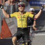 Van Aert vince 9^ tappa a Siena, Del Toro maglia rosa