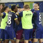 Lazovic risponde a Caqueret, tra Verona e Como finisce 1-1