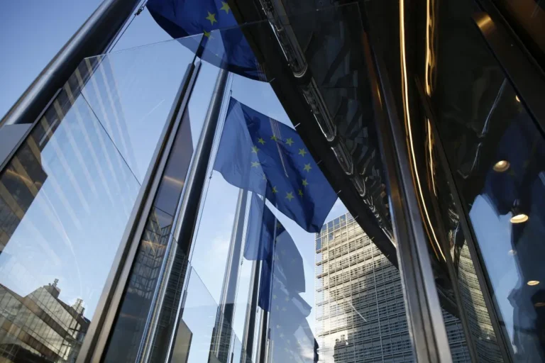 Commissione Ue propone rinvio di un anno per le norme sull’import di metano