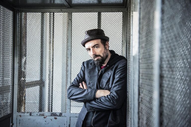 Al Teatro Ariston di Sanremo, Piji riceverà la Targa Tenco 2026