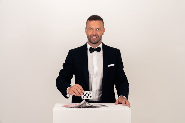 Roma, Teatro Vittoria, il 31 ottobre emozioni e magia con “Processo alla magia”