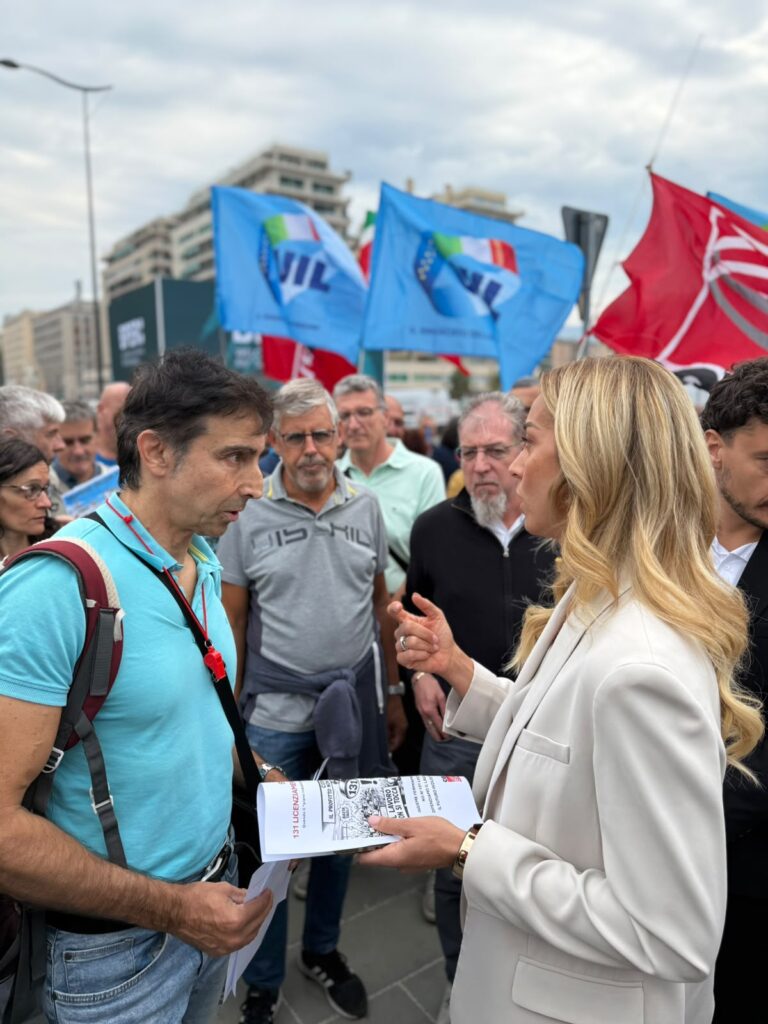 Genova, incontro tra la sindaca Silvia Salis ed i lavoratori dell’Ericsson